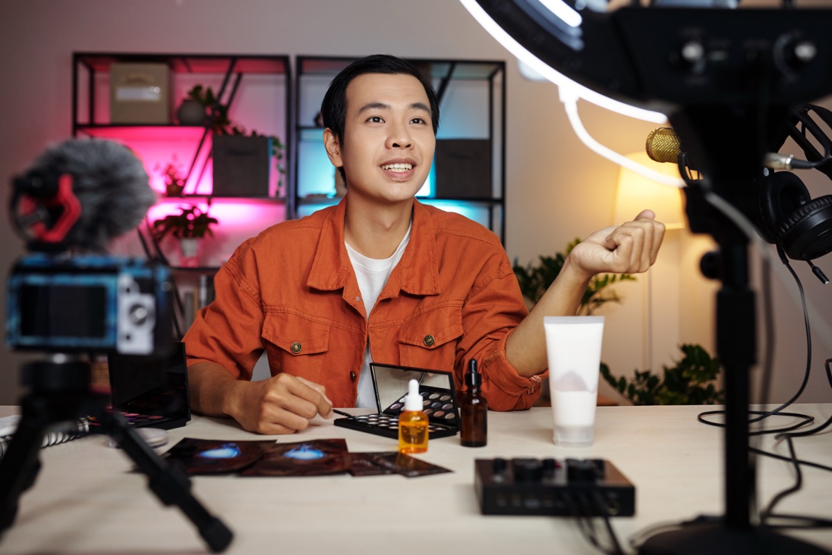 Setup de création installé, prêt à produire